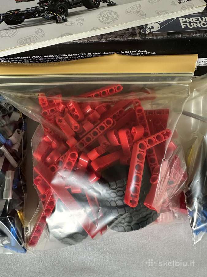 Lego Technic 42144 - nuotraukos Nr. 4