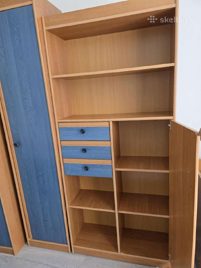 Parduodama vaikiška spinta ir lentyna - nuotraukos Nr. 3