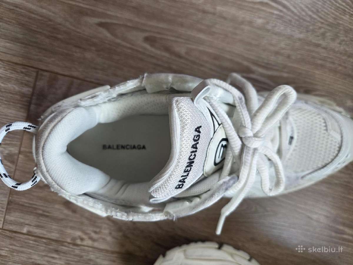 Balenciaga kedai - nuotraukos Nr. 7
