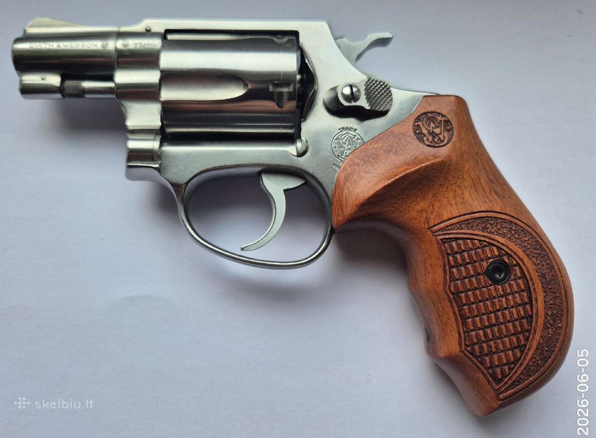 Revolverio Smith & Wesson medinė rankena - nuotraukos Nr. 3