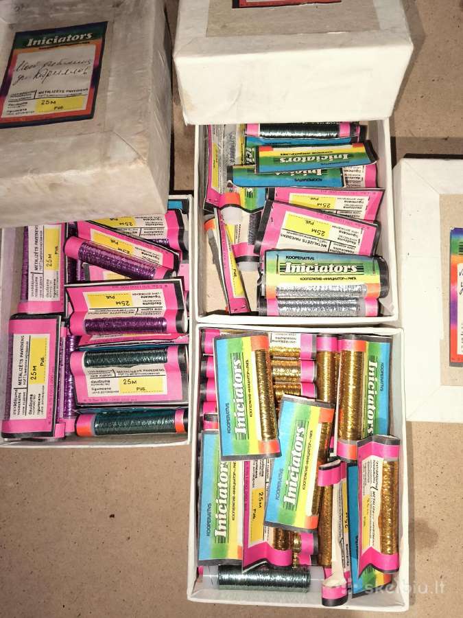Didelis blizgių siūlų komplektas - nuotraukos Nr. 2