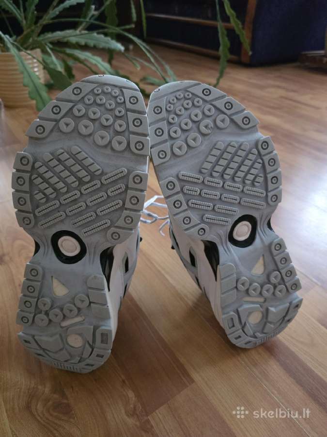 Puma kedai - nuotraukos Nr. 3