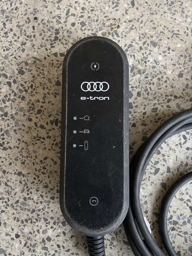Audi E-tron universalus kroviklis 11kw 2 x 16 A - nuotraukos Nr. 2