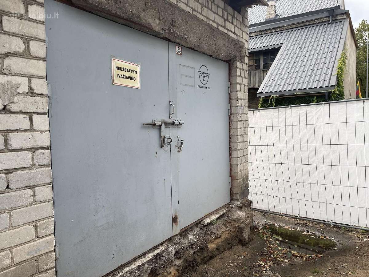 Metaliniai garažo vartai su vidinę spyną - nuotraukos Nr. 2