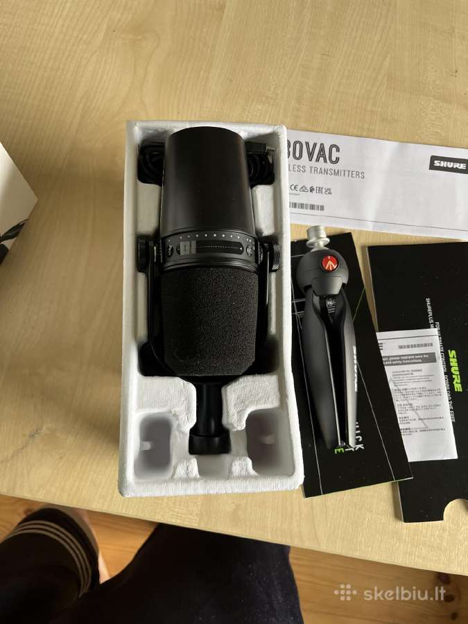 Shure Mv7 mikrofonas ir stovelis ant stalo - nuotraukos Nr. 14