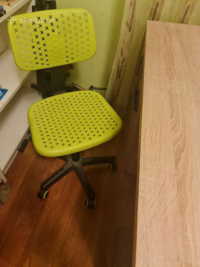Pigiai parduodu du rašomuosius stalus ir kėdes - nuotraukos Nr. 3
