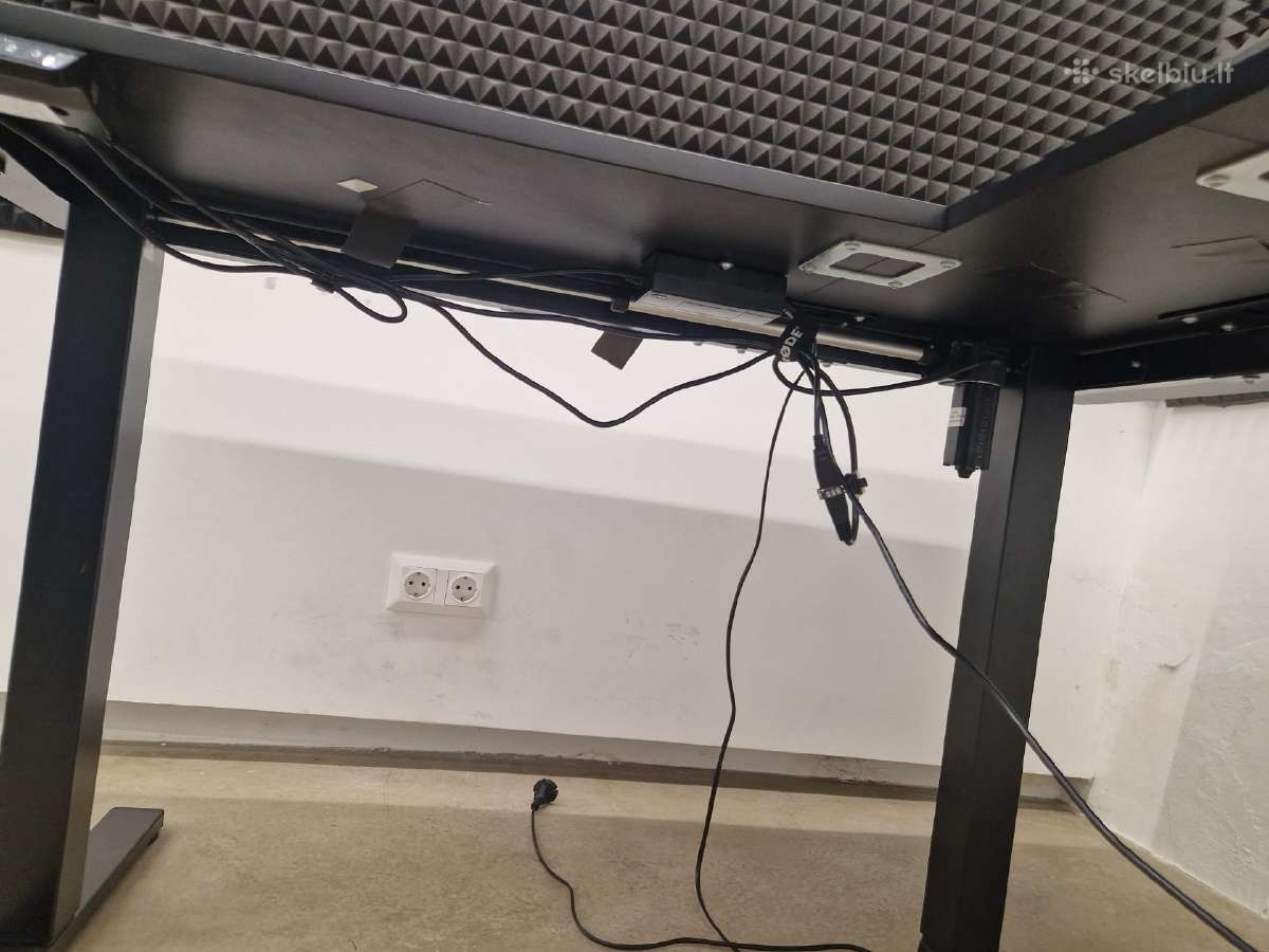 Stalas, kėdės ir sofa - nuotraukos Nr. 6