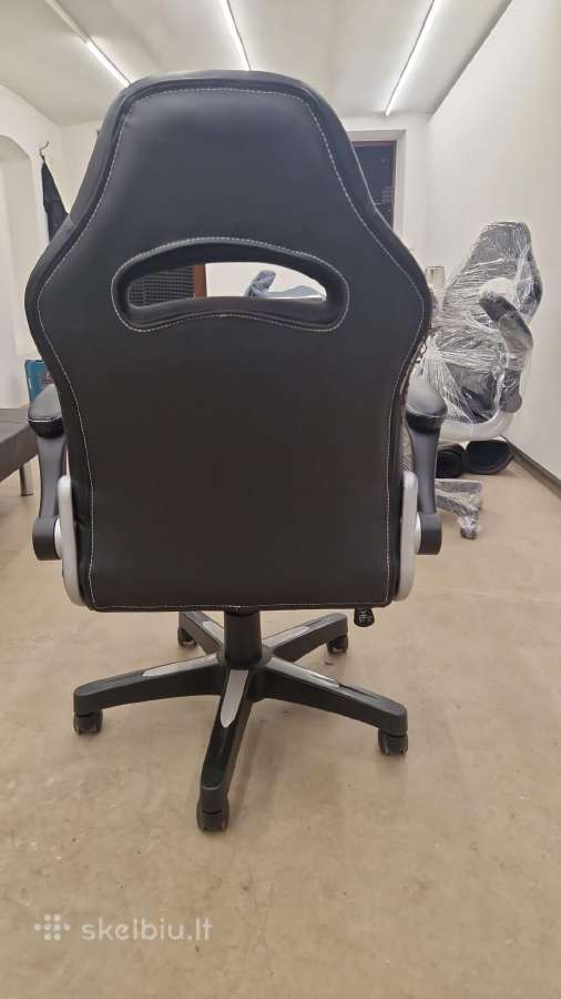 Stalas, kėdės ir sofa - nuotraukos Nr. 8