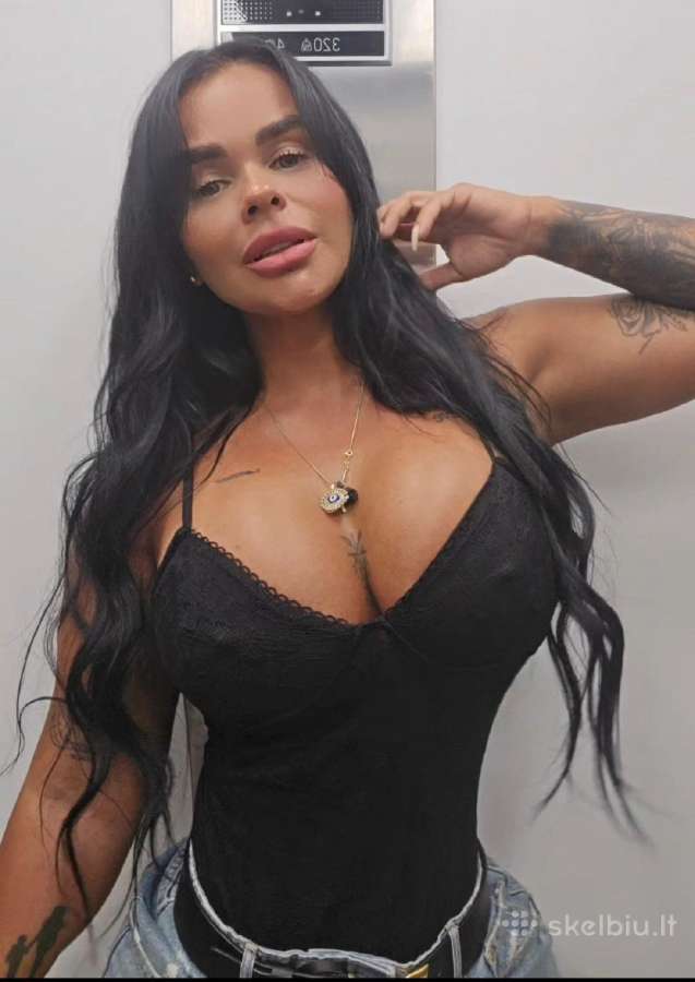 Sexy Latina with tattoos - nuotraukos Nr. 2