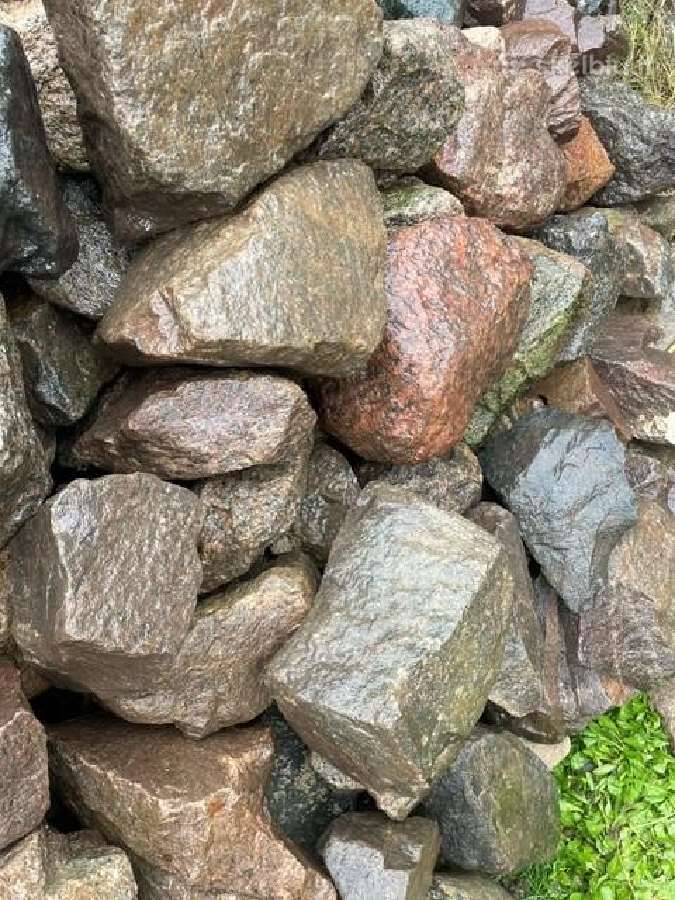 Skaldyti granito akmenys - nuotraukos Nr. 2