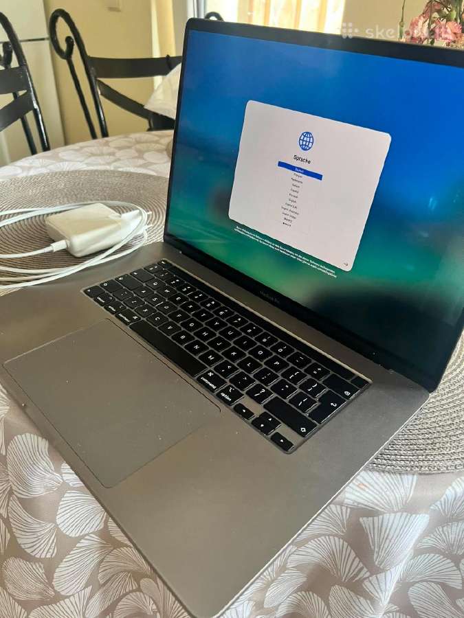 MacBook Pro 2019 - Space Gray - nuotraukos Nr. 2