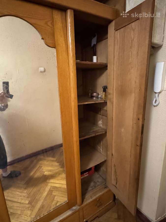 Senovinė medžio masyvo rankų darbo spinta - nuotraukos Nr. 2