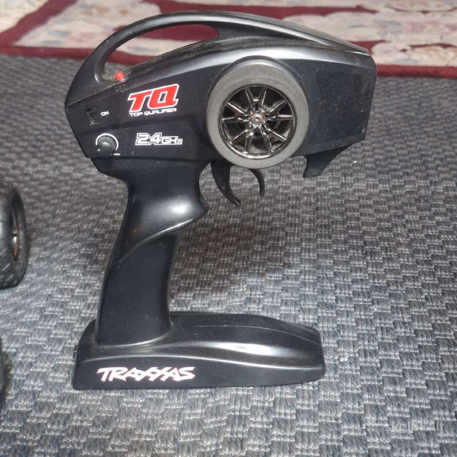 Traxxas E-revo 1/16 vxl - nuotraukos Nr. 2