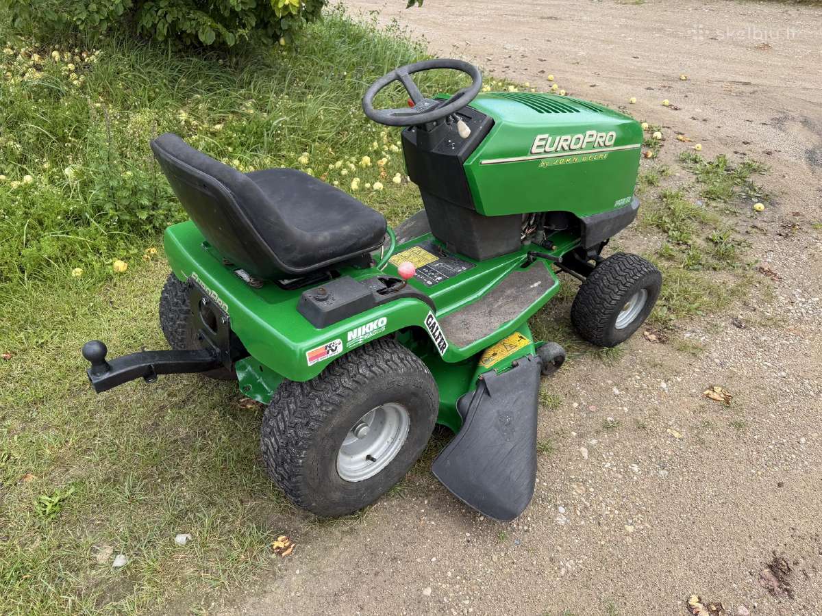 Sodo traktoriukas John Deere - nuotraukos Nr. 4