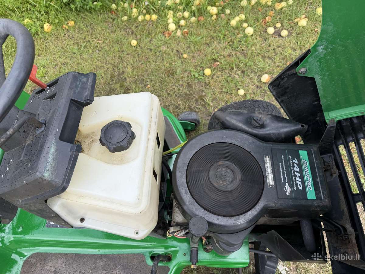 Sodo traktoriukas John Deere - nuotraukos Nr. 8
