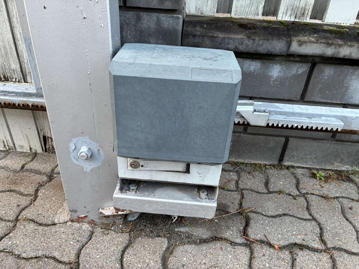 Beninca slankiojančių vartų automatika - nuotraukos Nr. 3
