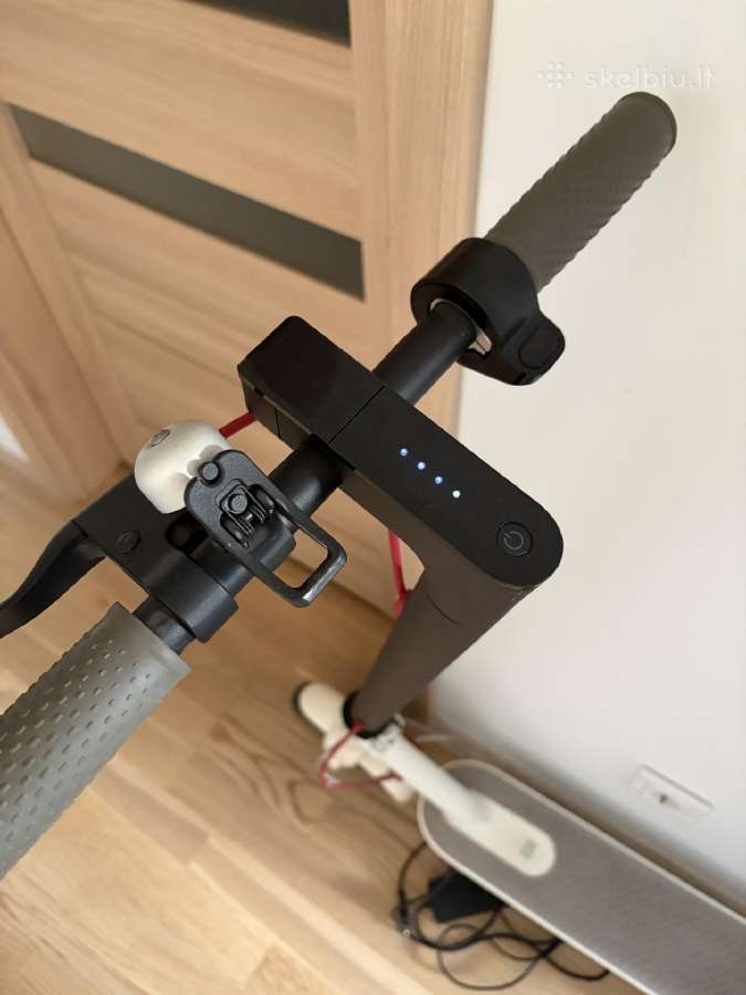 Baltas paspirtukas Xiaomi M365 - nuotraukos Nr. 2