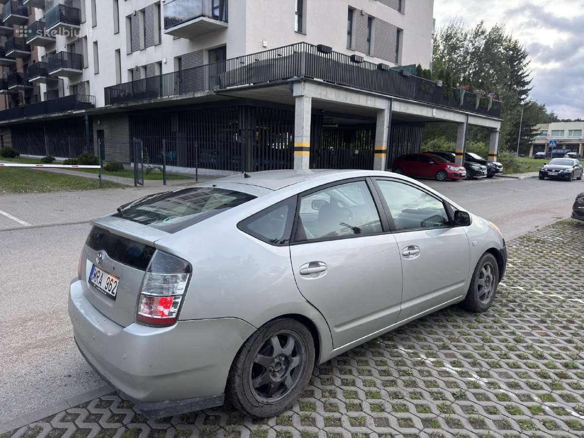 Toyota prius nuoma / rent - nuotraukos Nr. 2