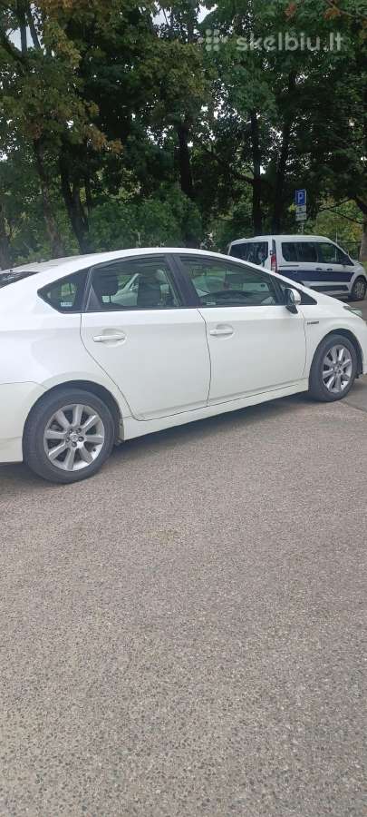Toyota Prius 3 Išsimokėtinai arba Nuoma - nuotraukos Nr. 3