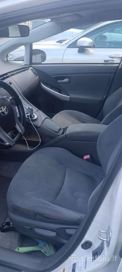Toyota Prius 3 Išsimokėtinai arba Nuoma - nuotraukos Nr. 4