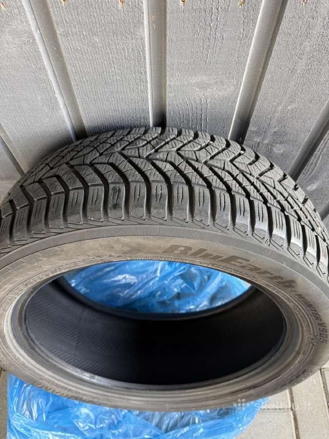 Parduodu žiemines Yokohama 225/50r18 (2vnt) - nuotraukos Nr. 2