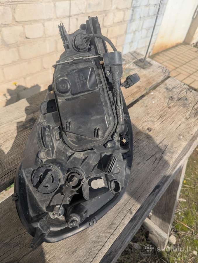 Volvo XC60 priekines lempos - nuotraukos Nr. 9