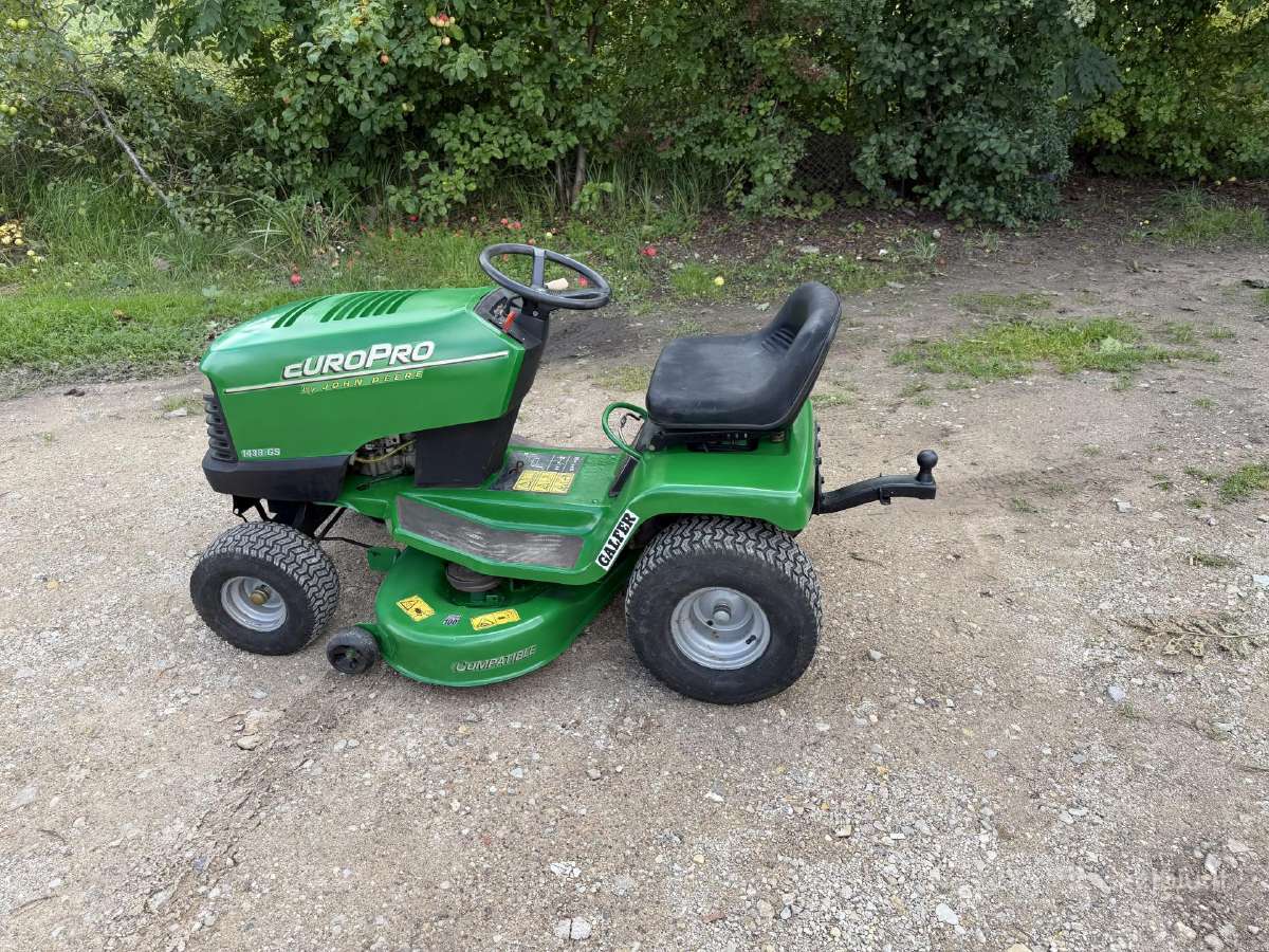Sodo traktoriukas John Deere - nuotraukos Nr. 3