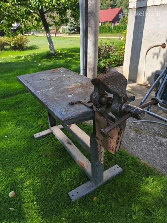 Metalinis darbastalis su spaustuvais - nuotraukos Nr. 3