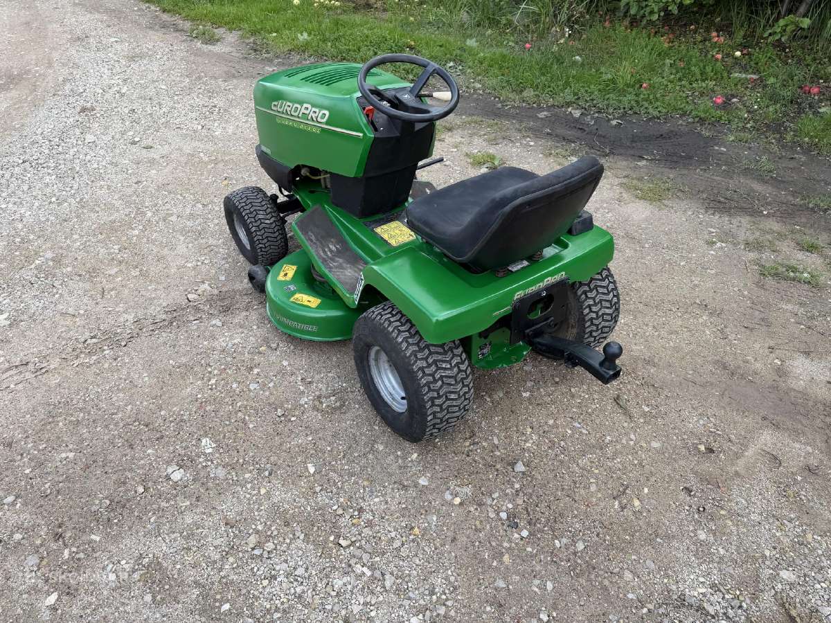 Sodo traktoriukas John Deere - nuotraukos Nr. 4