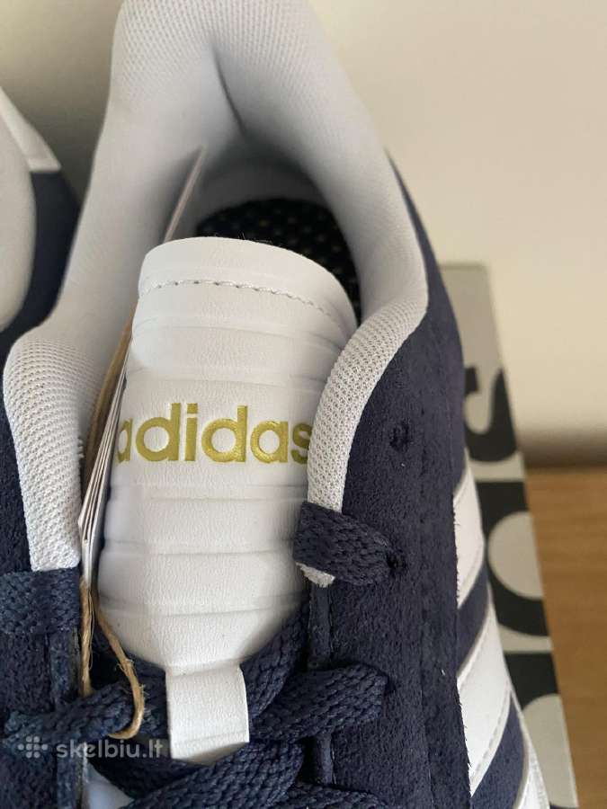 Adidas kedai - nuotraukos Nr. 2