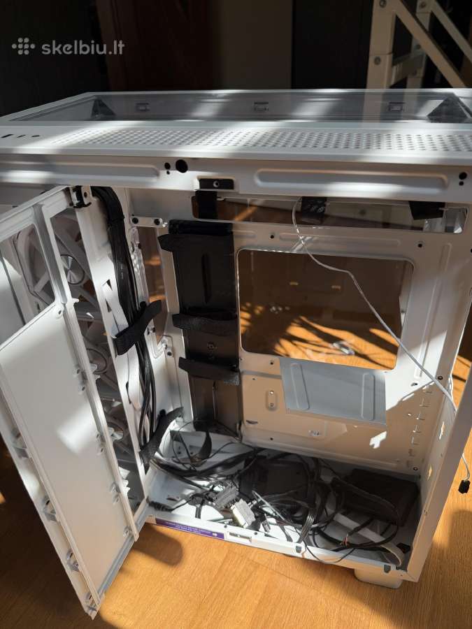 Nzxt H9 Flow korpusas su Lian Li aušintuvais - nuotraukos Nr. 4