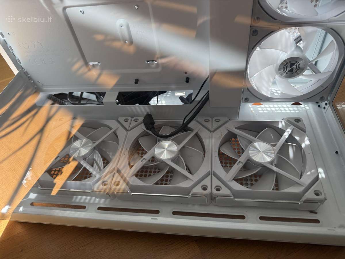 Nzxt H9 Flow korpusas su Lian Li aušintuvais - nuotraukos Nr. 5