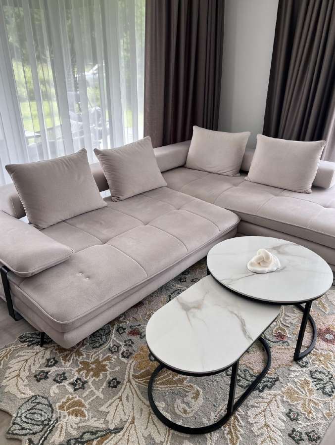 Didelė kreminės spalvos kampinė sofa - nuotraukos Nr. 3