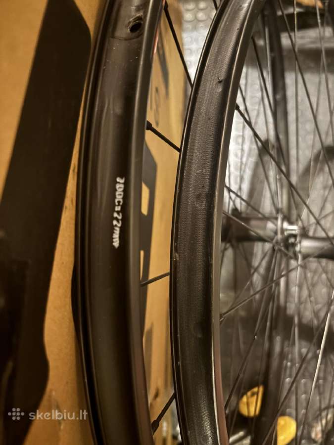 Dviracio ratai 28 nuo specialized sirrus X - nuotraukos Nr. 3
