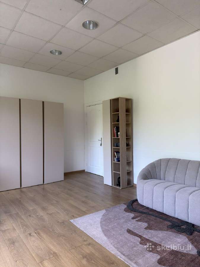 Dvivietė sofa, spinta, lentyna, kėdės, paveikslai - nuotraukos Nr. 5