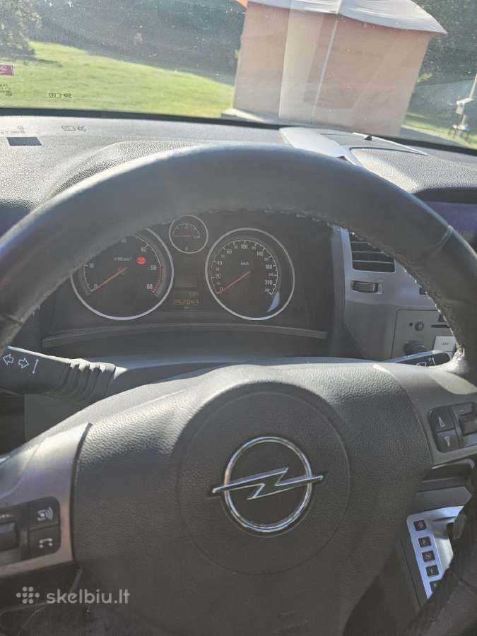 Opel zafira - nuotraukos Nr. 11