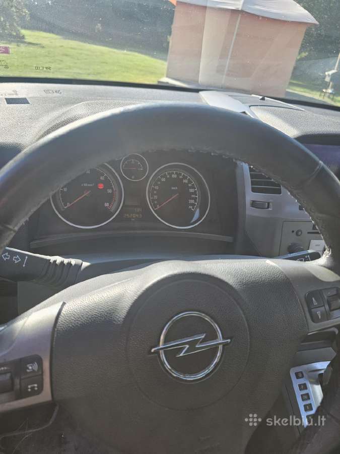 Opel zafira - nuotraukos Nr. 12