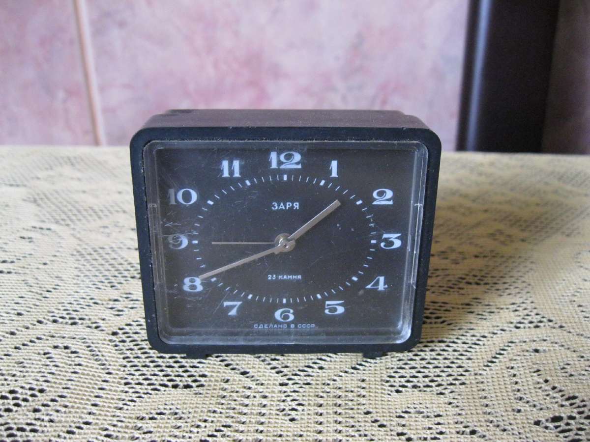 CCCP kelioninis zadintuvas budilnikas.23 akmenu.