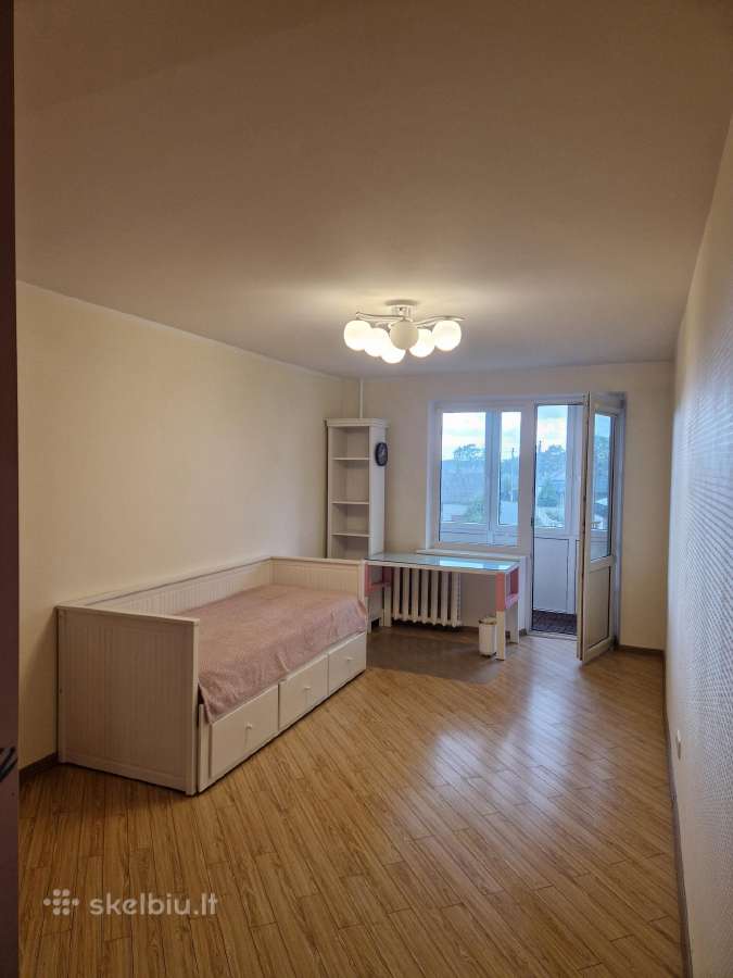 Nuomojamas trijų kambarių butas - nuotraukos Nr. 5