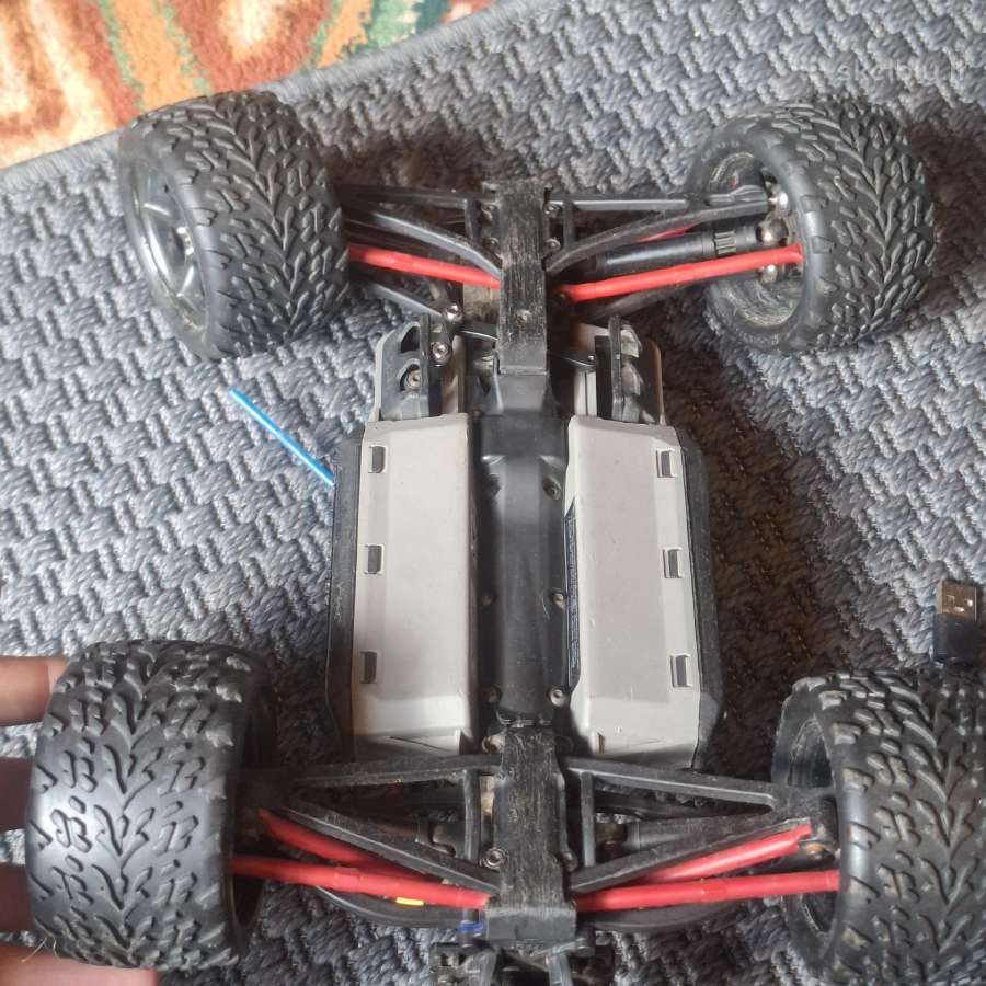 Traxxas E-revo 1/16 - nuotraukos Nr. 6