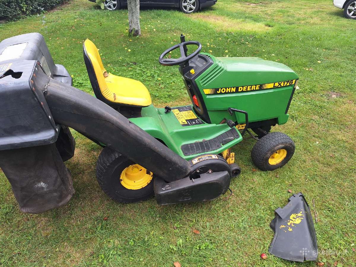 John Deere Lx176 Sodo traktoriukas Kawasaki 14hp - nuotraukos Nr. 5