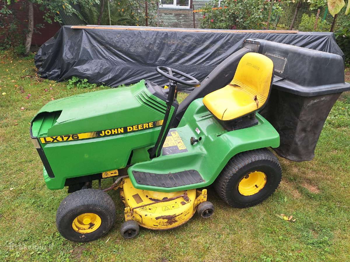 John Deere Lx176 Sodo traktoriukas Kawasaki 14hp - nuotraukos Nr. 9