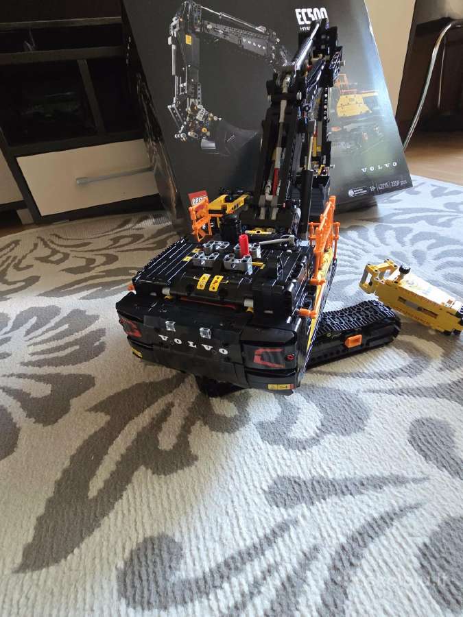 Parduodu Lego Technic Volvo Ec500 Hybrid 42115 - nuotraukos Nr. 3