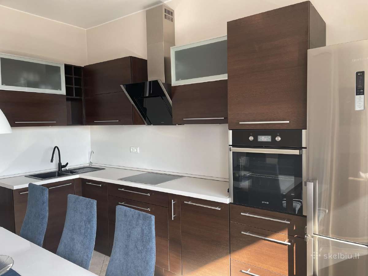 Išnuomojamas butas (67m2) miesto centre - nuotraukos Nr. 2