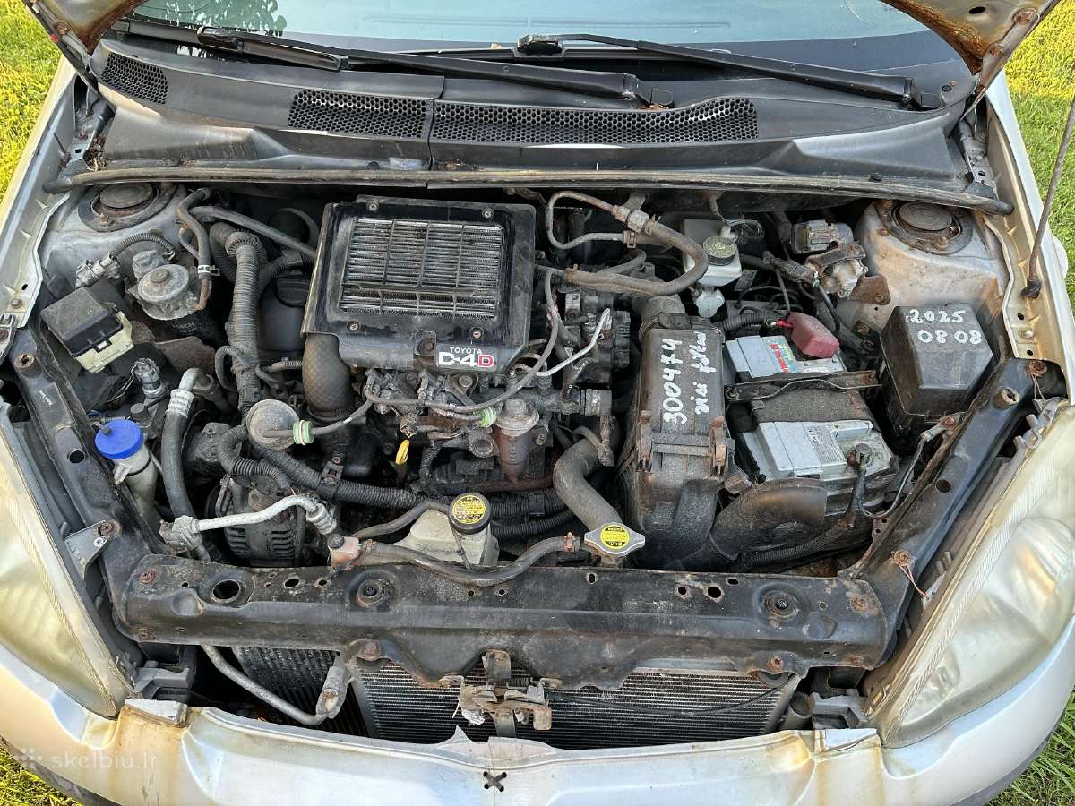 Toyota Yaris 2005 1.4d 55 Kw dalimis - nuotraukos Nr. 11