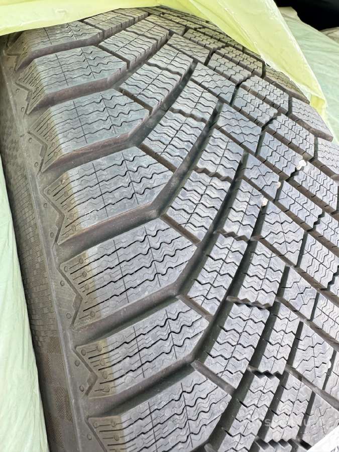 Continental Vikingcontact 8 245/45 R19 102t - nuotraukos Nr. 4
