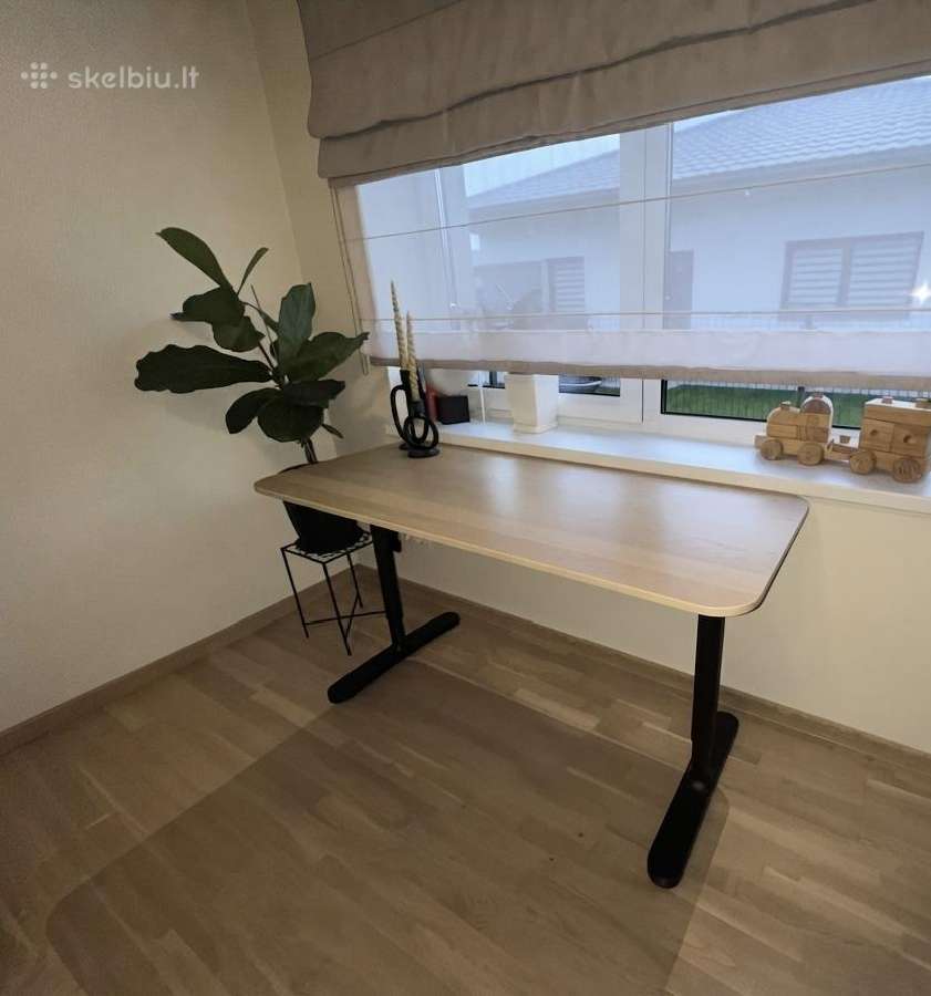 Rašomasis stalas Bekant iš Ikea - nuotraukos Nr. 2