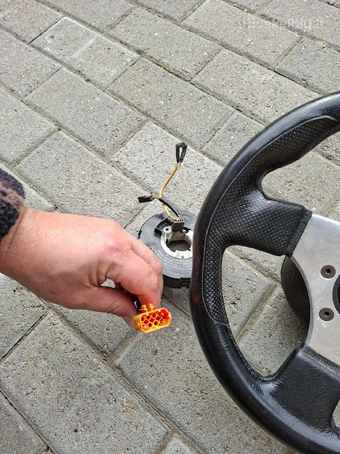 Sportinis automobilio vairas 50 eur - nuotraukos Nr. 2