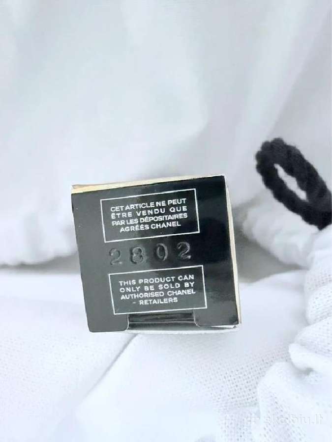 Naujas Chanel Rouge Coco Hydra Gloss lūpų blizgis - nuotraukos Nr. 8