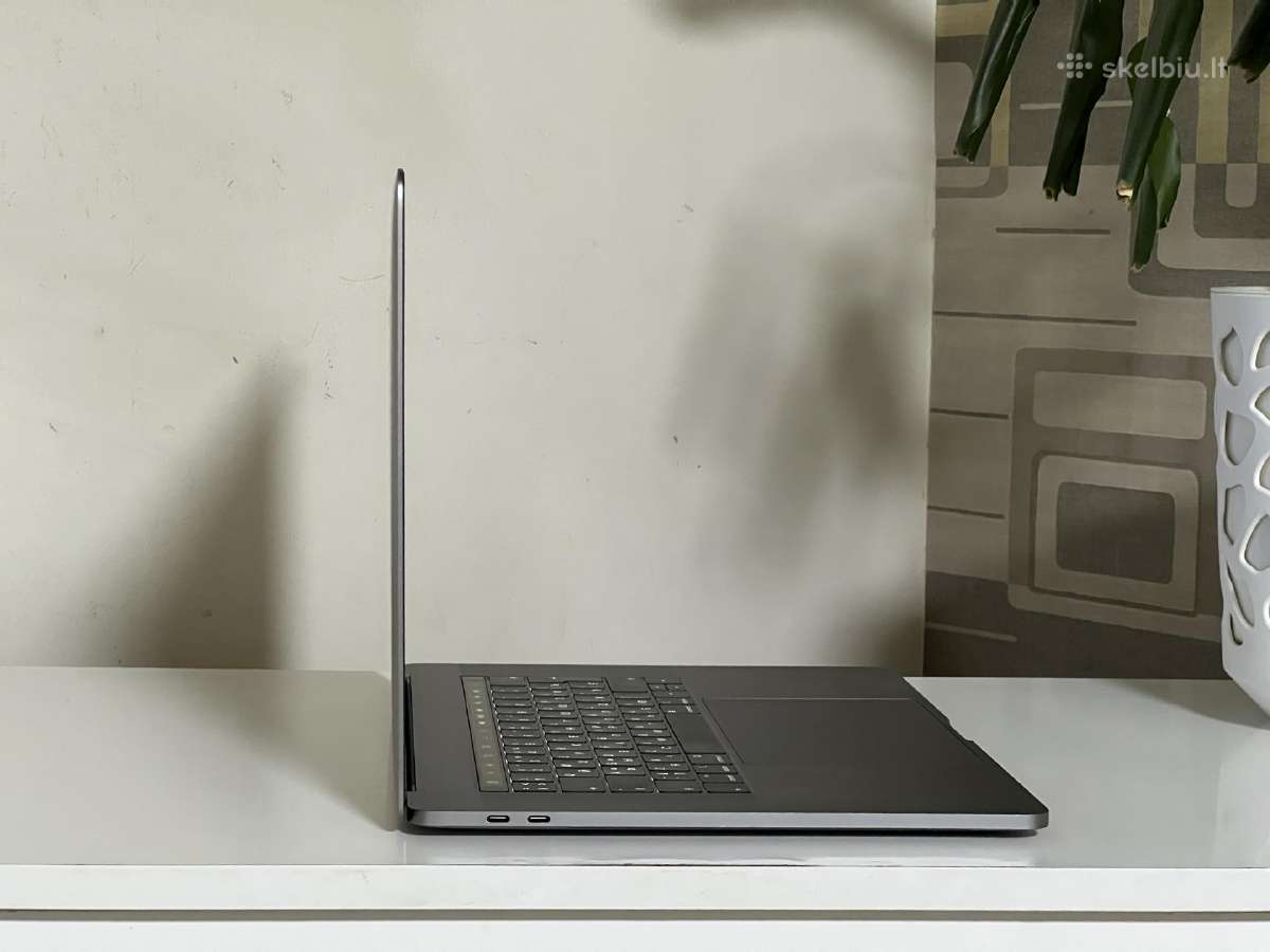 Parduodamas MacBook Pro su I9, Vega 20, 32gb/1tb. - nuotraukos Nr. 5